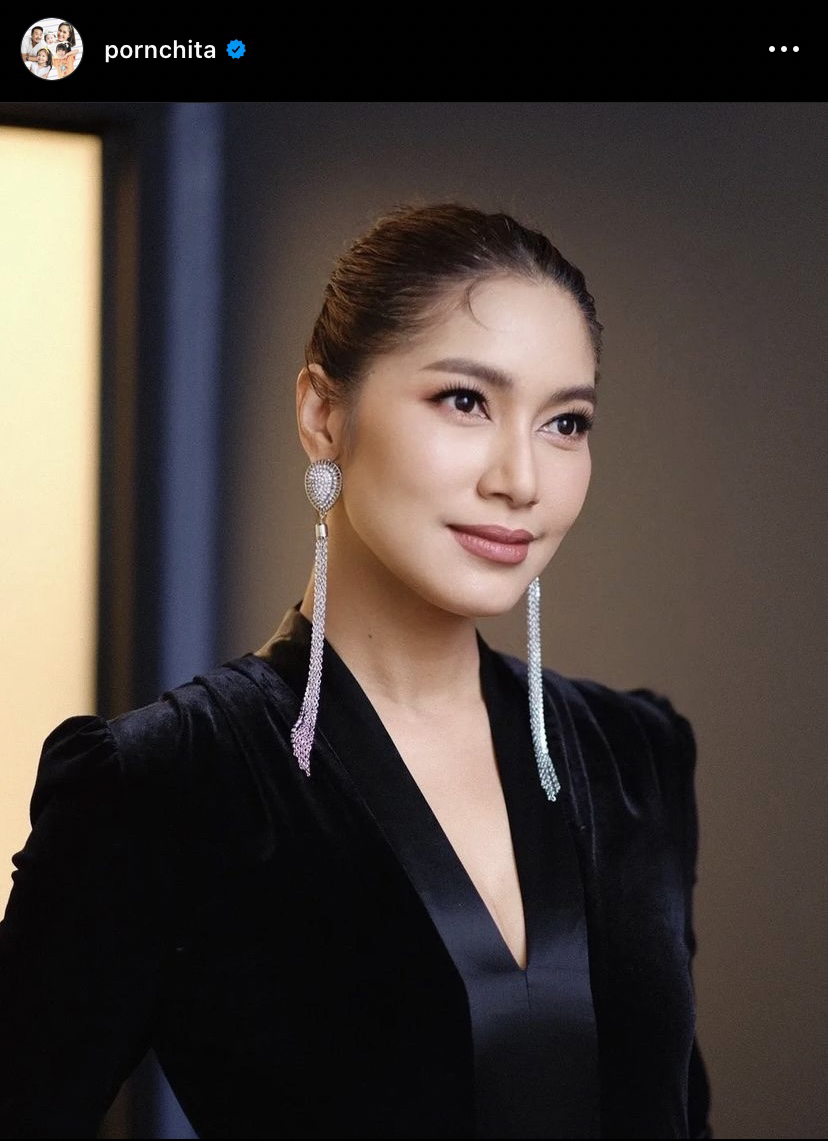 เบนซ์ พรชิตา แชร์อุทาหรณ์ คุณแม่เกิดอุบัติเหตุรถเข็นในห้างลากลงทางเลื่อน