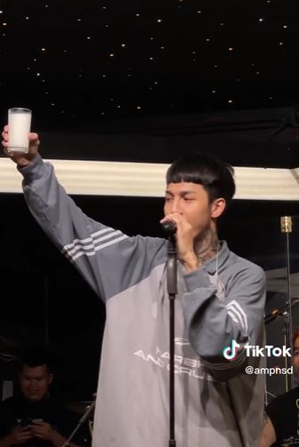  “Paper Planes” ชวนวัยรุ่นฟันน้ำนม ดื่มนมหมดแก้ว เอ้าชน!!