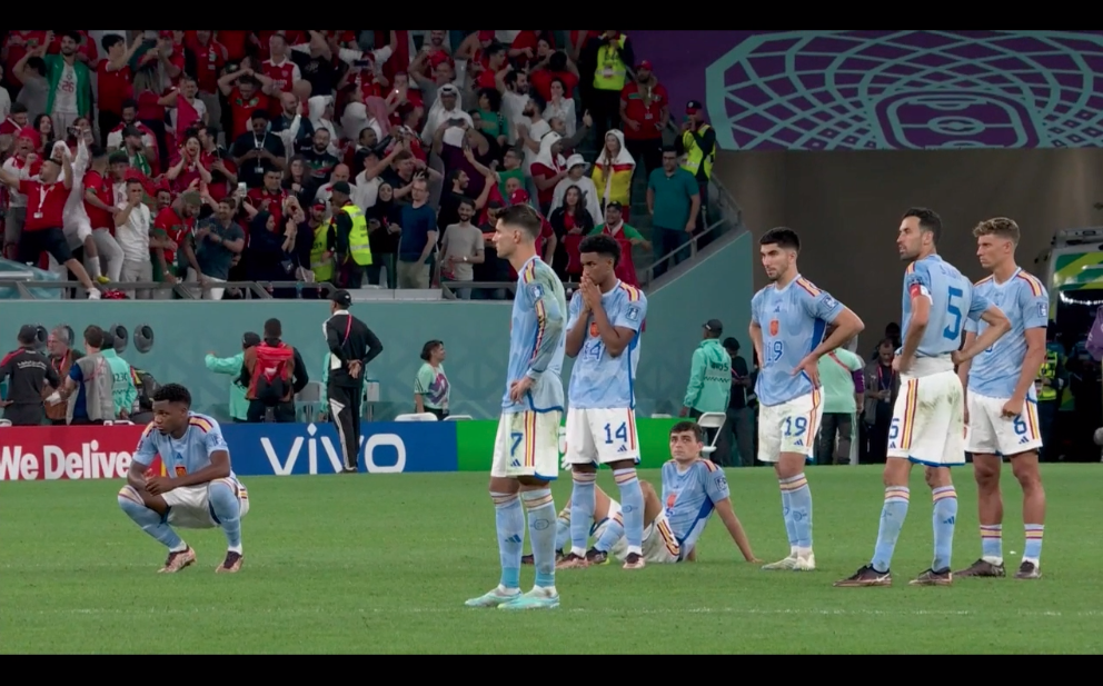 “เกรท-นิกกี้-ก้อย” ร่วมเฮ!! ‘โมร็อกโก’ ดวลจุดโทษชนะ ‘สเปน’ เข้ารอบ 8 ทีมฟุตบอลโลกครั้งแรก “เกรท-นิกกี้-ก้อย” ร่วมเฮ!! ‘โมร็อกโก’ ดวลจุดโทษชนะ ‘สเปน’ เข้ารอบ 8 ทีมฟุตบอลโลกครั้งแรก