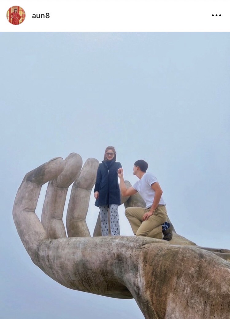 ลุ้นข่าวดี!  อ้วน รีเทิร์น โพสต์ภาพ หมอก้อง คุกเข่ากุมมือแฟนสาว 