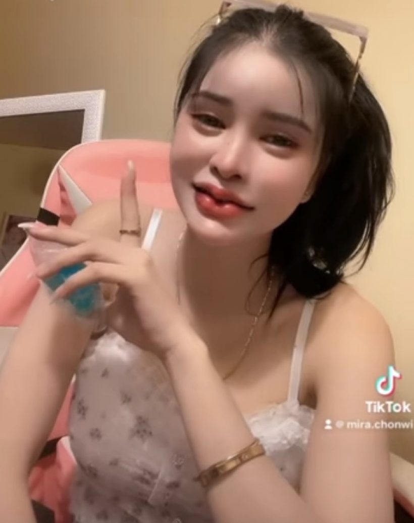 ถามกันแต่เรื่องปาก เอ๋ มิรา มาขายไลฟ์ขายของนะคะ ถามกันแต่เรื่องปาก เอ๋ มิรา มาขายไลฟ์ขายของนะคะ