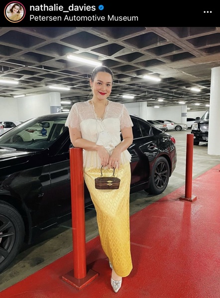 นาตาลี เดวิส ใส่ชุดผ้าไทยออกงาน LA Fashion week นาตาลี เดวิส ใส่ชุดผ้าไทยออกงาน LA Fashion week
