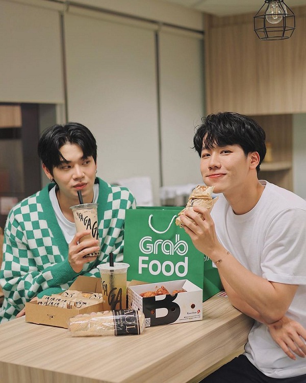 “วอร์ วนรัตน์” ฮอตไม่หยุด ยอดฟอลโลว์ทวิตเตอร์ทะลุ 6 แสน (มีคลิป)