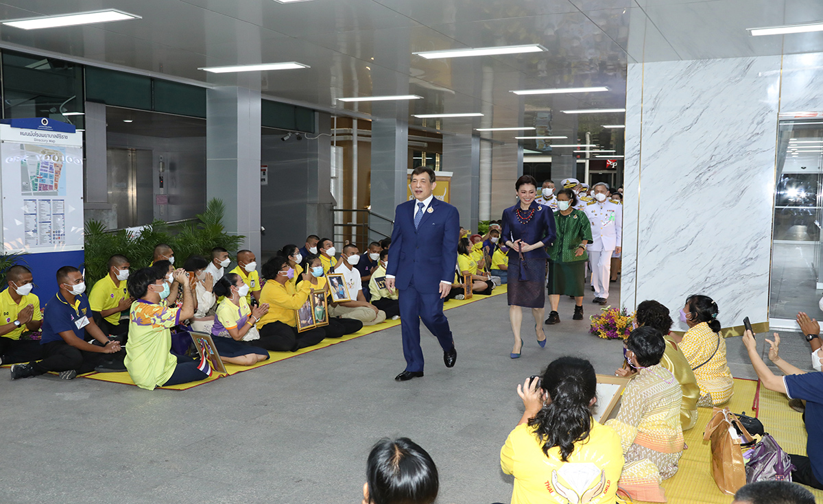 ในหลวง ราชินี เสด็จพระราชดำเนิน ไปทรงเปิดอาคารนวมินทรบพิตร ๘๔ พรรษา