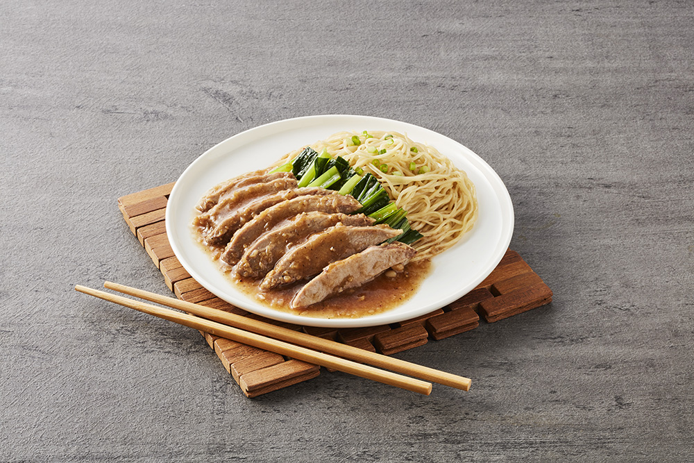 Chef Cares ต้อนรับวันแม่ ด้วยเมนู 'บะหมี่เป็ดซอสทรงเครื่อง' สูตรลับความอร่อยประจำบ้าน Chef Cares ต้อนรับวันแม่ ด้วยเมนู 'บะหมี่เป็ดซอสทรงเครื่อง' สูตรลับความอร่อยประจำบ้าน