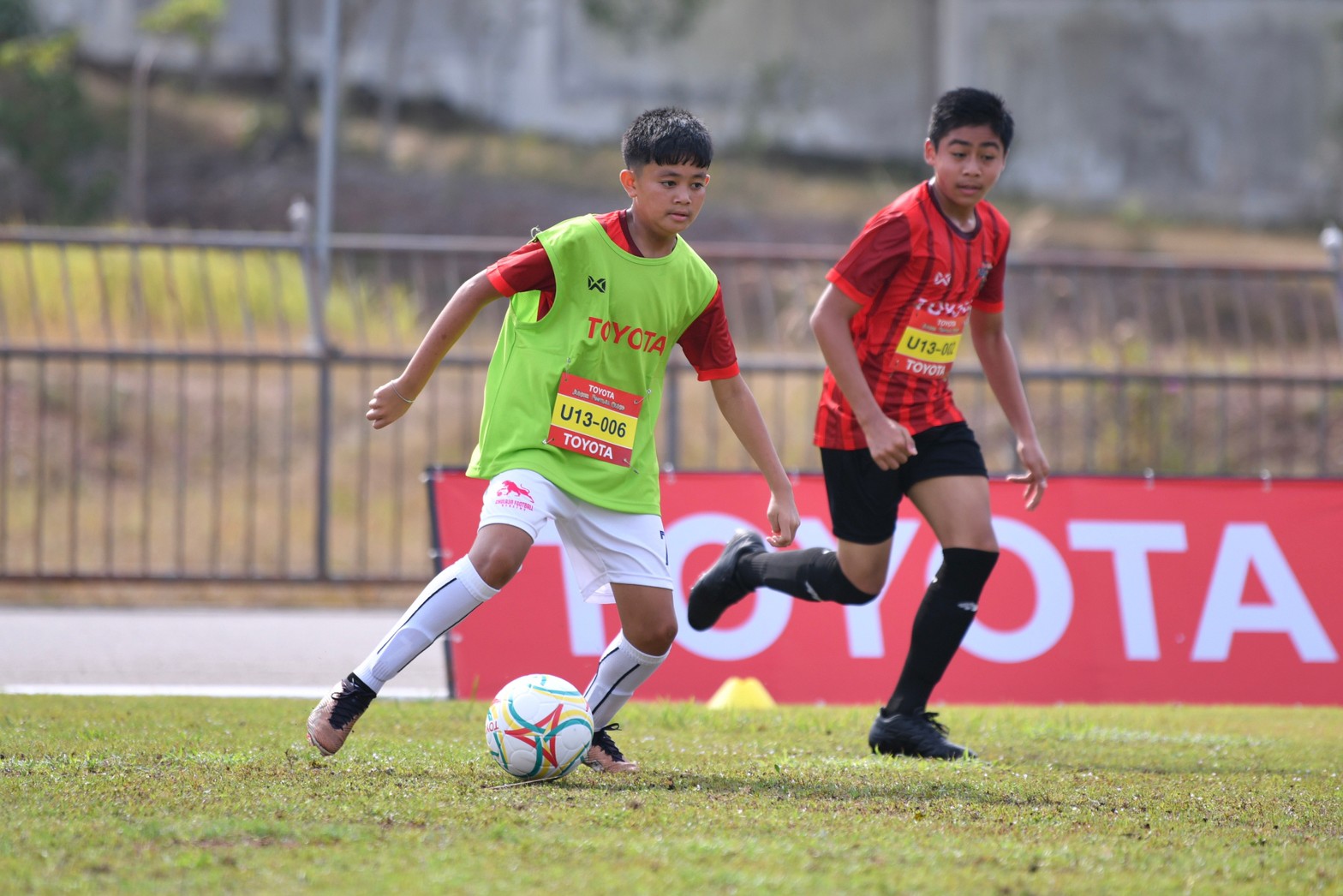 'โตโยต้า จูเนียร์ ฟุตบอลคลินิก' สานฝันเด็กใต้เสร็จสิ้นประเดิมคัดสนามแรกที่ 'กระบี่'