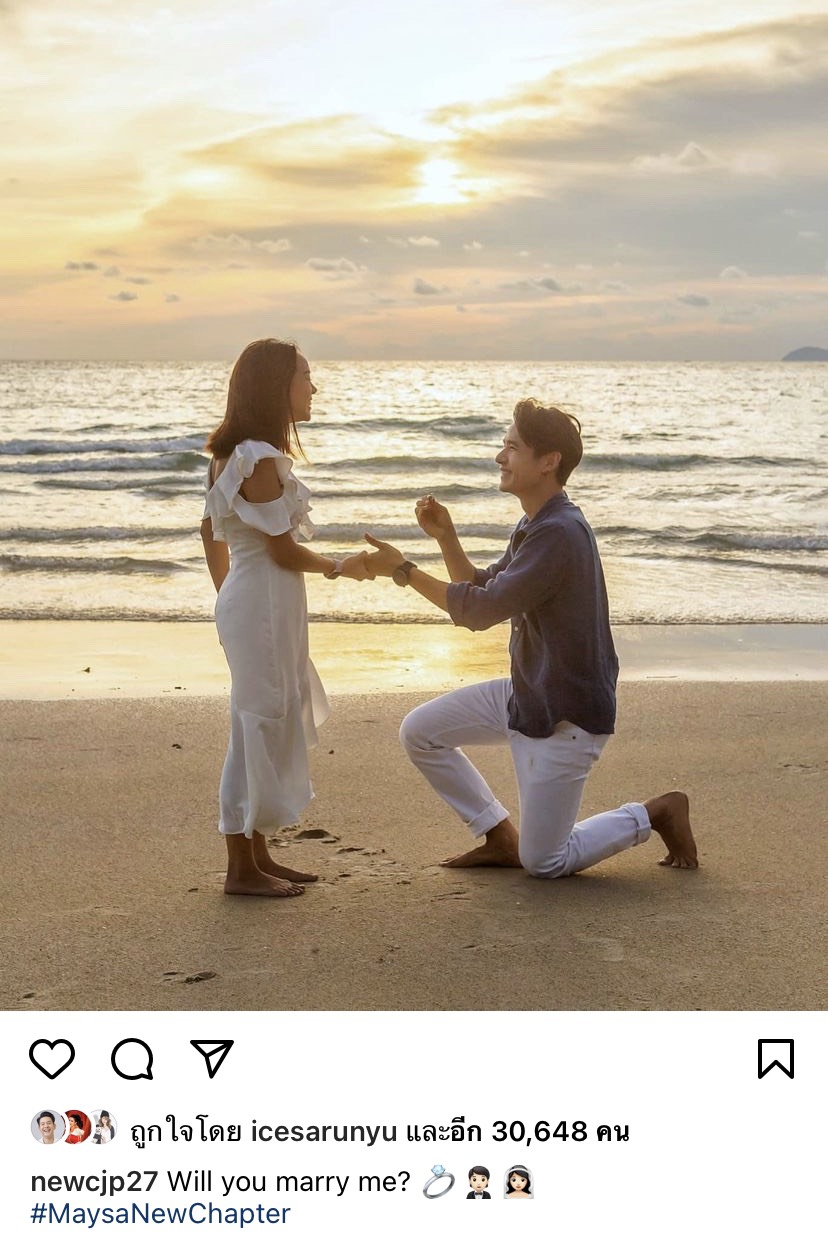 สุดโรแมนติก นิว ชัยพล คุกเข่าขอ เมษา แฟนสาวแต่งงานริมทะเล