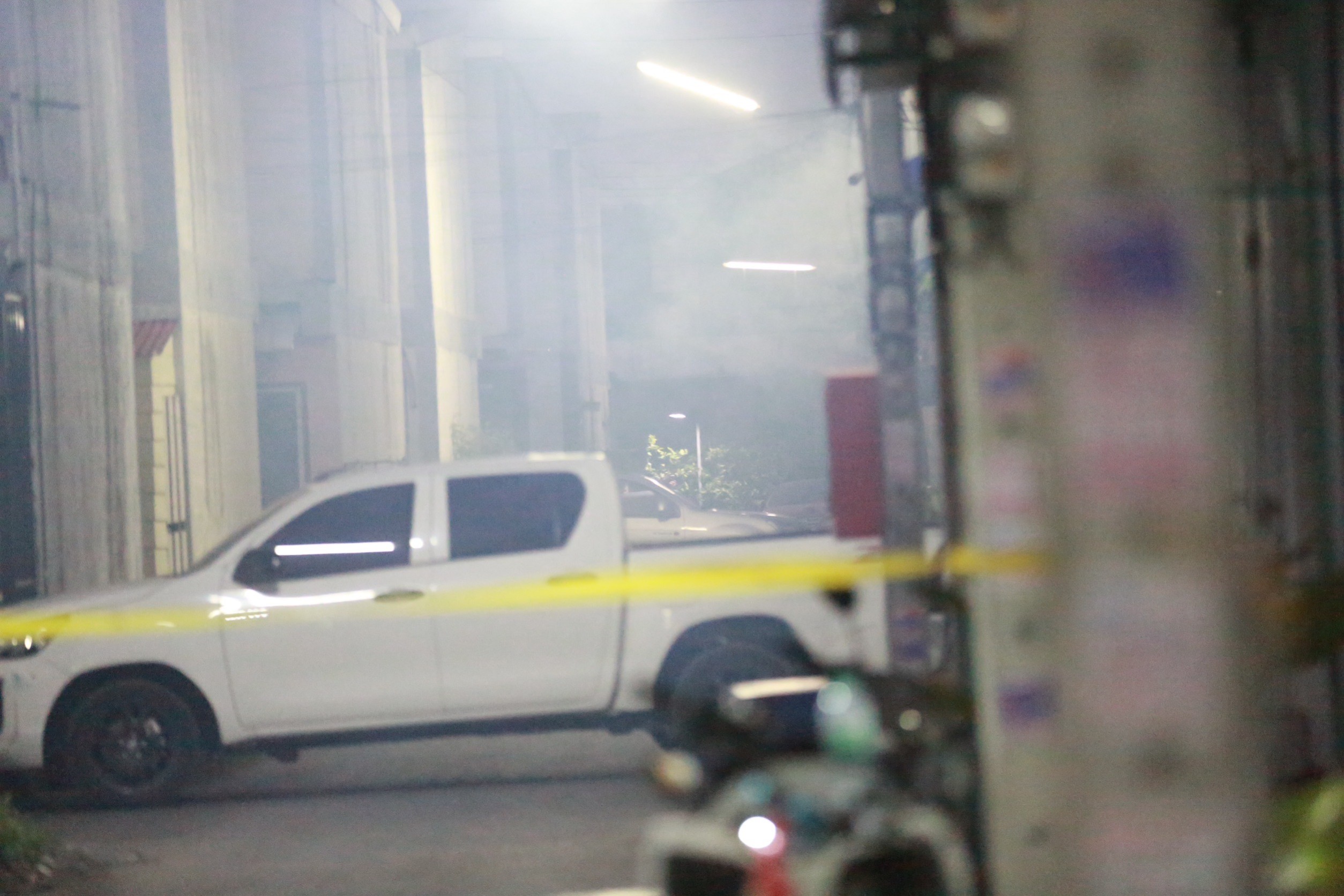 คืบหน้า ‘กราดยิงสายไหม’ จนท.ยิงแก๊สน้ำตา-ผู้ก่อเหตุยิงสวนกว่า 20 นัด คืบหน้า ‘กราดยิงสายไหม’ จนท.ยิงแก๊สน้ำตา-ผู้ก่อเหตุยิงสวนกว่า 20 นัด