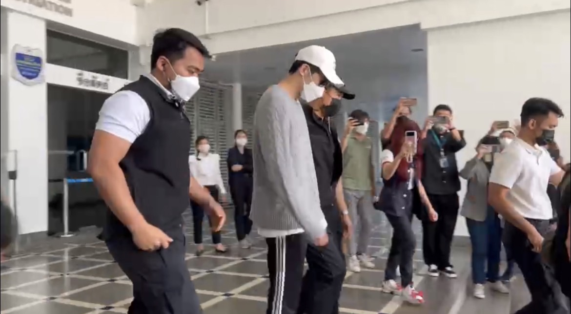 ซาร่า เดินทางไป DSI ส่ง แดริล ฝากขังศาลอาญา ซาร่า เดินทางไป DSI ส่ง แดริล ฝากขังศาลอาญา