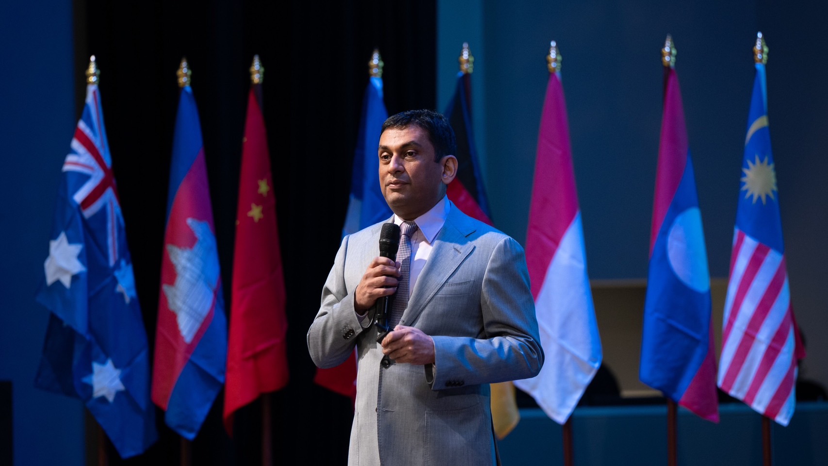 เปิดแนวคิดพัฒนาการศึกษาจากบริษัทชั้นนำระดับโลก CEO เครือเจริญโภคภัณฑ์ ชี้ต้องเร่งปฏิรูปการศึกษาไทย-โลก เปิดแนวคิดพัฒนาการศึกษาจากบริษัทชั้นนำระดับโลก CEO เครือเจริญโภคภัณฑ์ ชี้ต้องเร่งปฏิรูปการศึกษาไทย-โลก