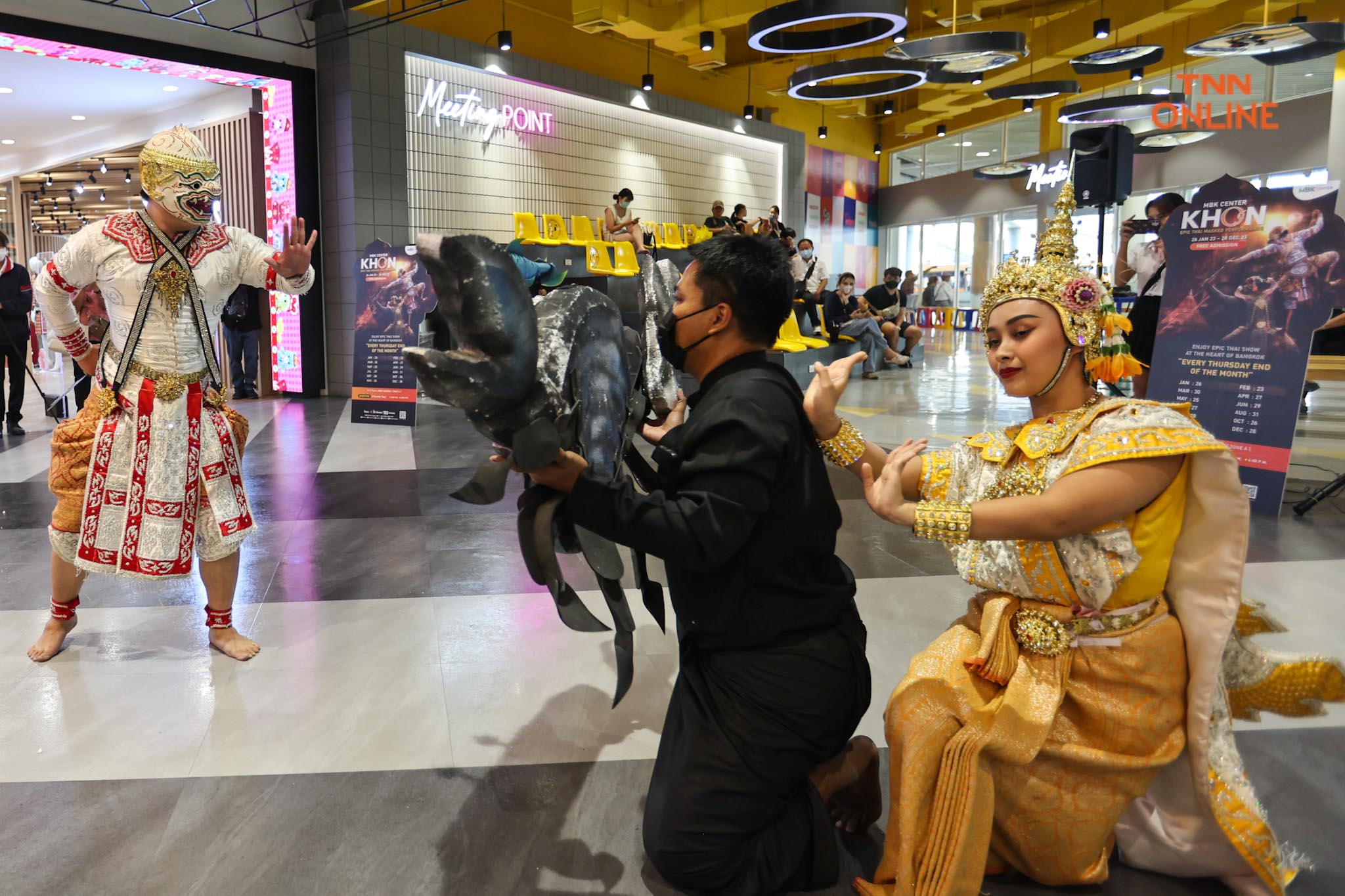 “หนุมาน” บุกกลางกรุง ทักทาย นทท. กระตุ้นท่องเที่ยวไทย “หนุมาน” บุกกลางกรุง ทักทาย นทท. กระตุ้นท่องเที่ยวไทย