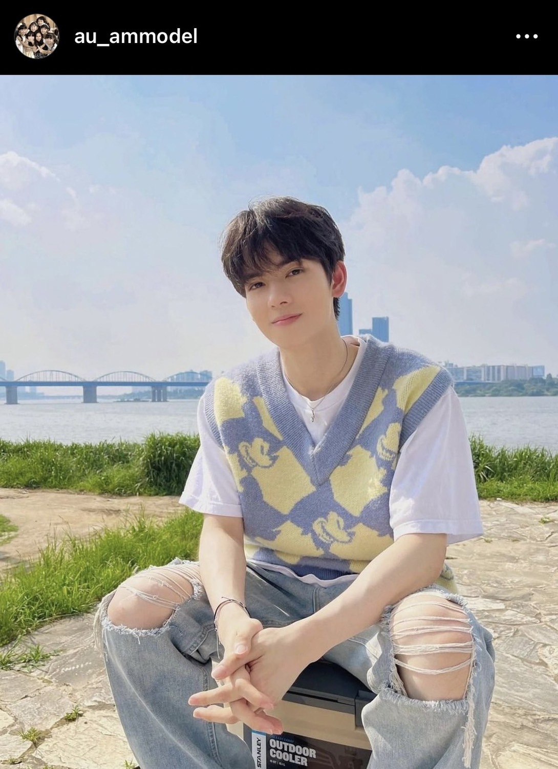 ลุคนักศึกษา ยอร์ช ยงศิลป์ ออร่าพุ่งกระจาย สวมชุดนิสิต กลับมาเรียนแล้ว! ลุคนักศึกษา ยอร์ช ยงศิลป์ ออร่าพุ่งกระจาย สวมชุดนิสิต กลับมาเรียนแล้ว!