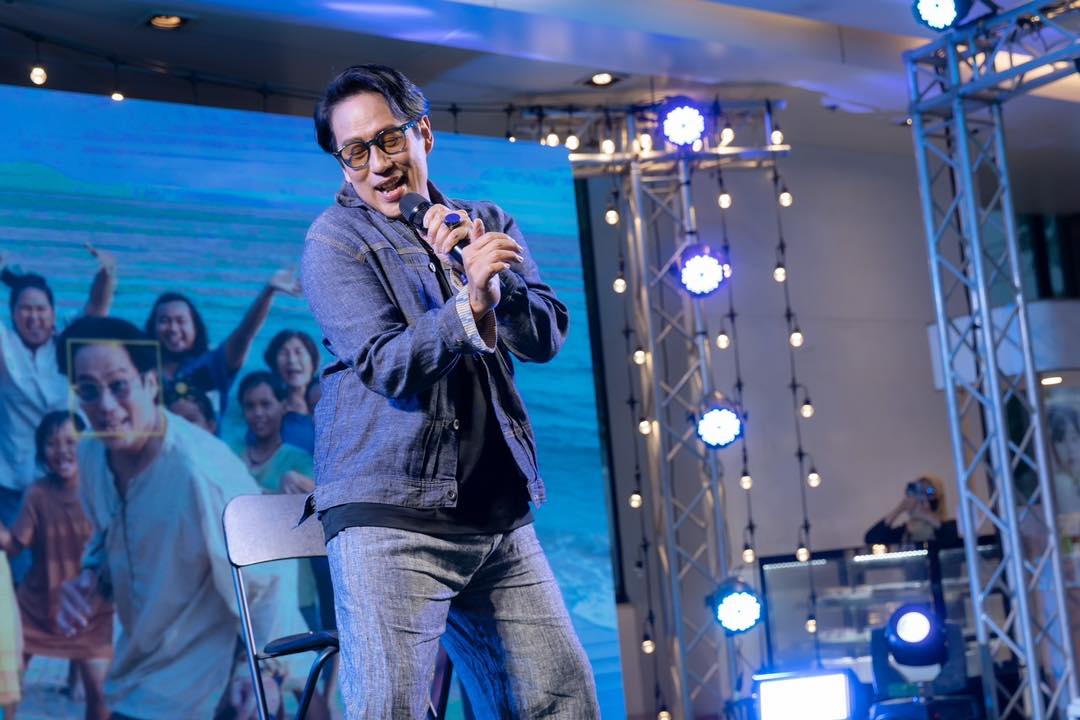 หล่อไม่เปลี่ยน!!  เบิร์ด ธงไชย  ลงภาพปกเพลง สบาย สบาย จนวันนั้น จนถึงวันนี้...