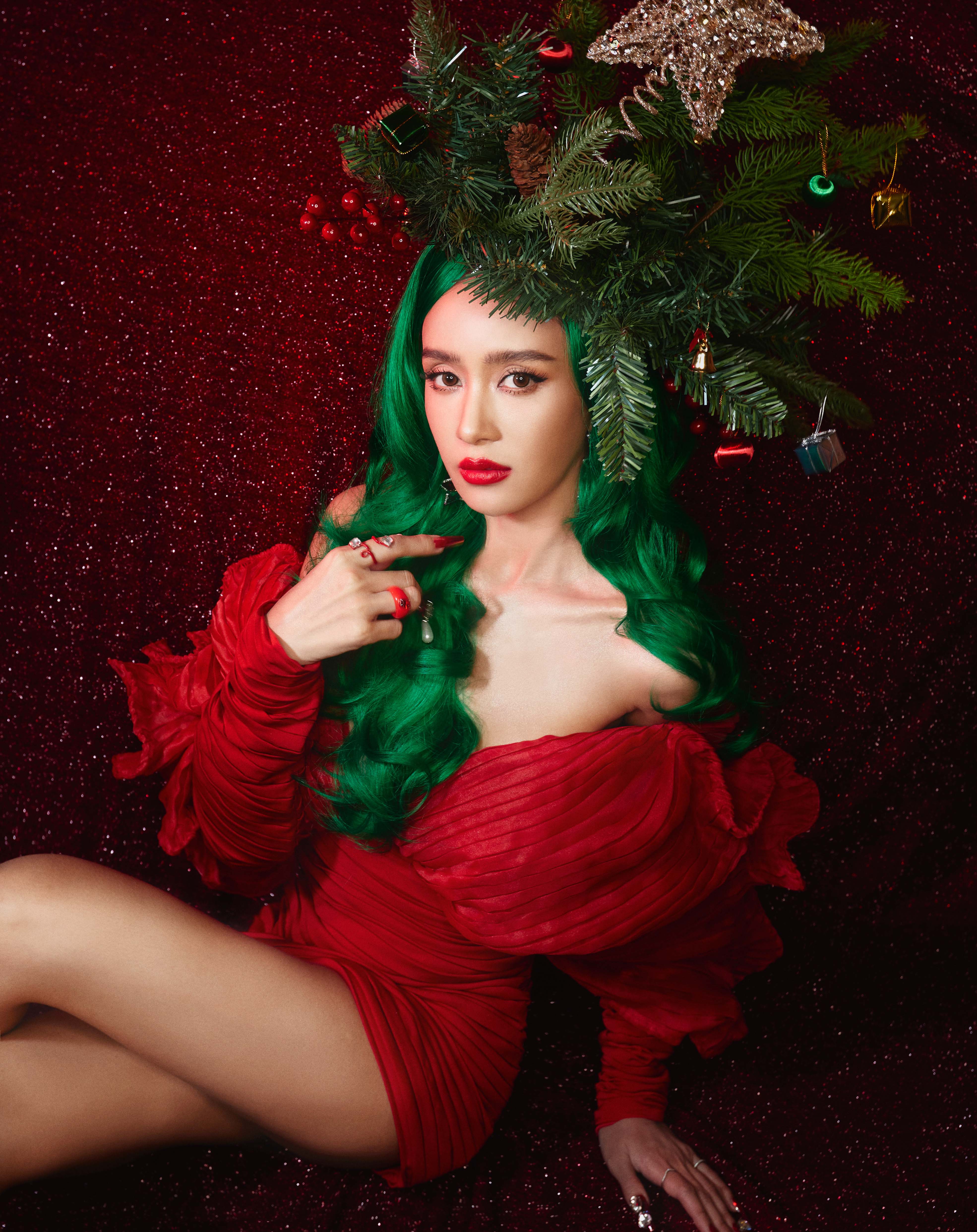 สุดปัง!! เบนซ์-แต้ว-นุ้ย แปลงโฉม ต้อนรับเทศกาลคริสต์มาส สุดปัง!! เบนซ์-แต้ว-นุ้ย แปลงโฉม ต้อนรับเทศกาลคริสต์มาส