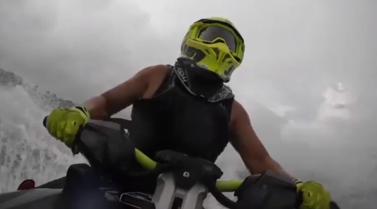 เปิ้ล นาคร ซี่โครงหักเพิ่ม 5 ซี่ รักษาตัวต่อที่บ้าน เปิ้ล นาคร ซี่โครงหักเพิ่ม 5 ซี่ รักษาตัวต่อที่บ้าน