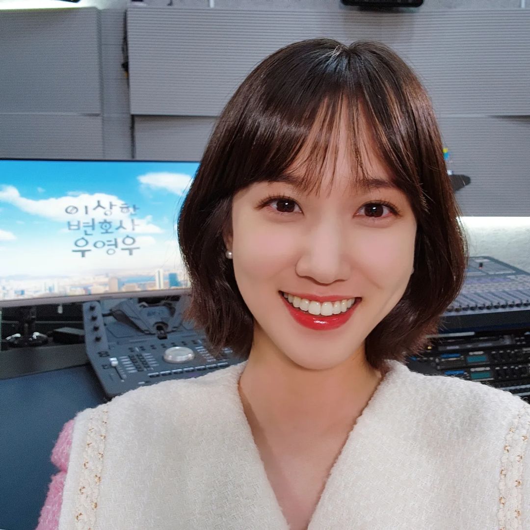 ถึงไทยแล้ว!! ‘พัคอึนบิน’ นางเอก ‘อูยองอู’ คิวต์ทะลุแมสก์ก่อนจัดแฟนมีต 5 พ.ย.นี้ ถึงไทยแล้ว!! ‘พัคอึนบิน’ นางเอก ‘อูยองอู’ คิวต์ทะลุแมสก์ก่อนจัดแฟนมีต 5 พ.ย.นี้