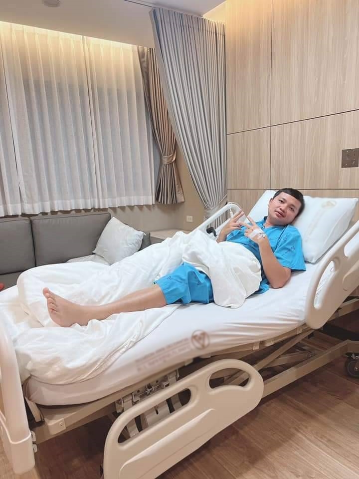 ครูไพบูลย์ แอดมิท รพ. หลังมีอาการปวดชาซีกซ้าย ด้าน กระต่าย ดูแลไม่ห่าง ครูไพบูลย์ แอดมิท รพ. หลังมีอาการปวดชาซีกซ้าย ด้าน กระต่าย ดูแลไม่ห่าง