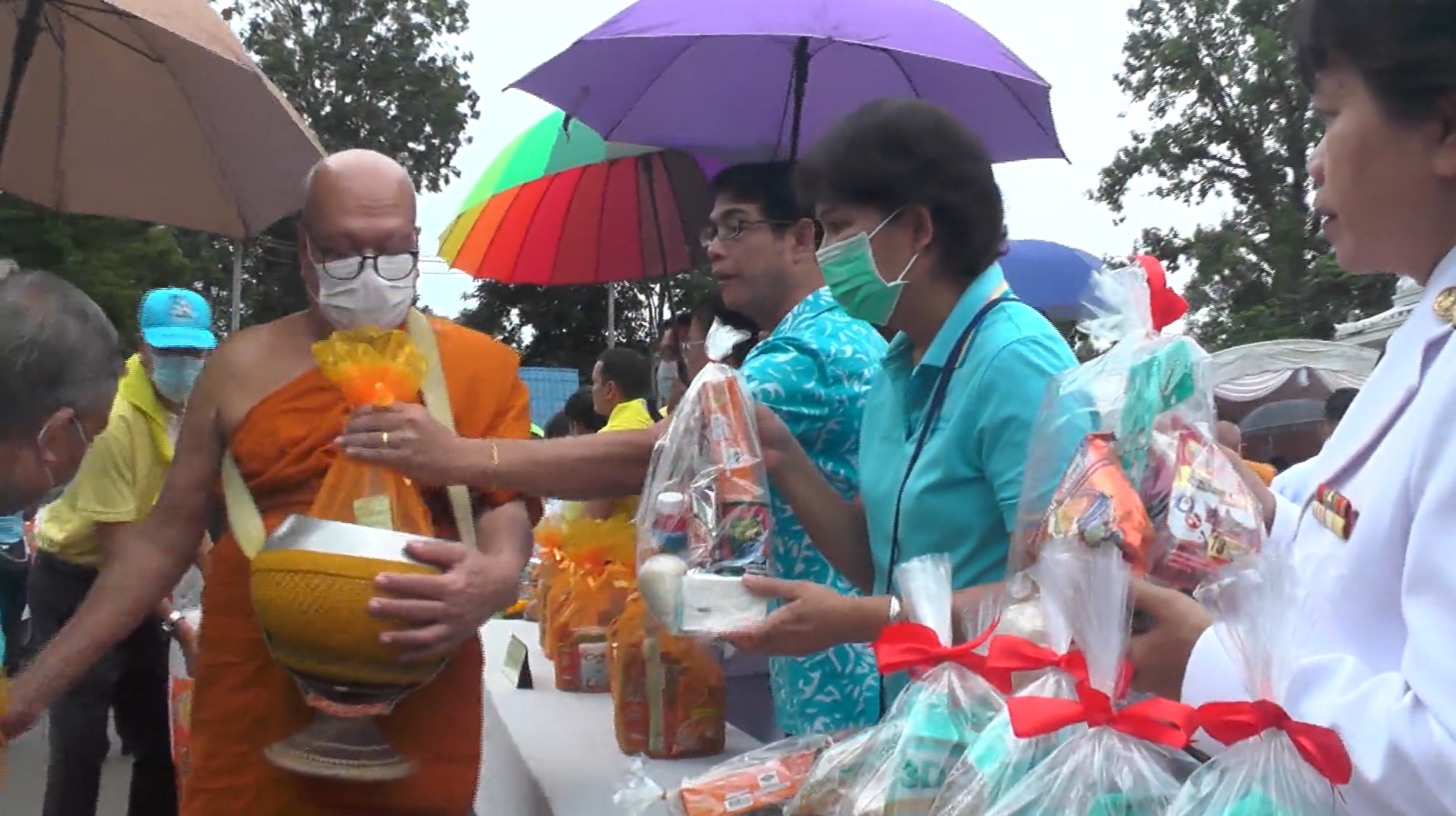 วันแม่แห่งชาติ ทั่วไทยร่วมทำบุญตักบาตร ถวายพระราชกุศล 12 สิงหาคม 2566