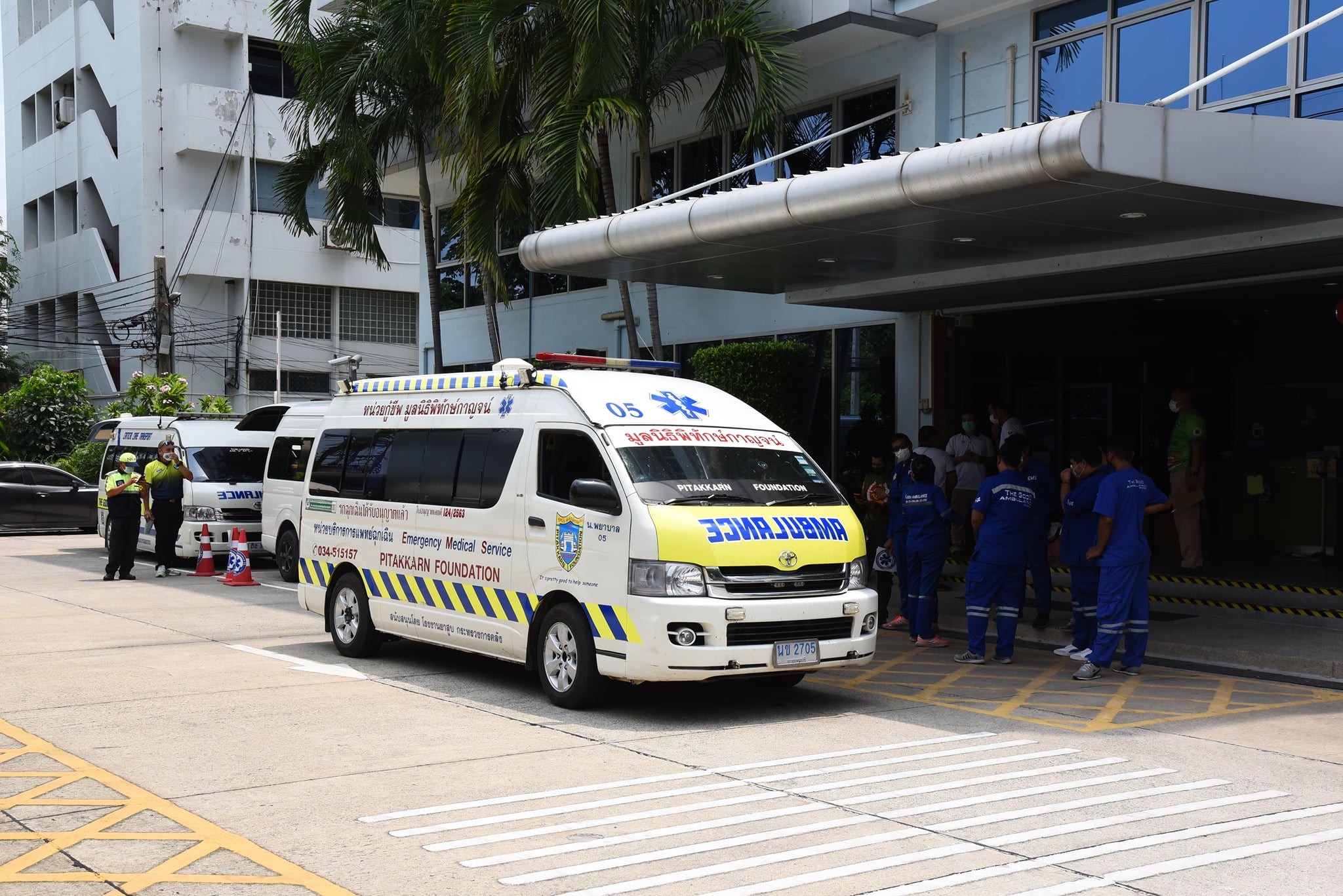 ผู้ช่วยโฆษก สพฉ.วอนคนดัง หยุดโทรจี้จนท.หลังอาสาประสานหาเตียงโควิด ผู้ช่วยโฆษก สพฉ.วอนคนดัง หยุดโทรจี้จนท.หลังอาสาประสานหาเตียงโควิด