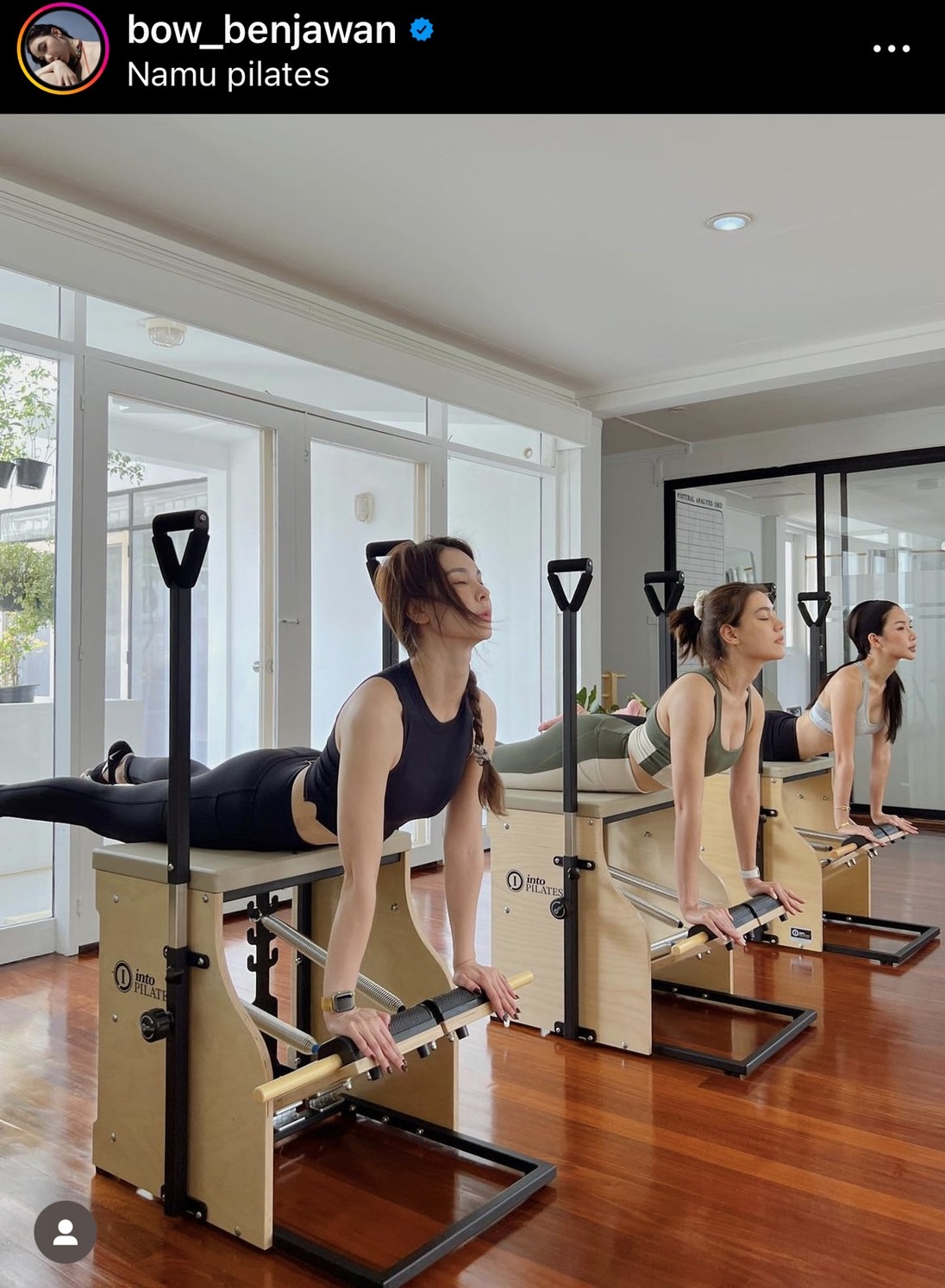 คิมเบอร์ลี่ เดินสายแจกการ์ดงานแต่ง พร้อมกอดให้กำลังใจ โบว์ เบญจวรรณ 