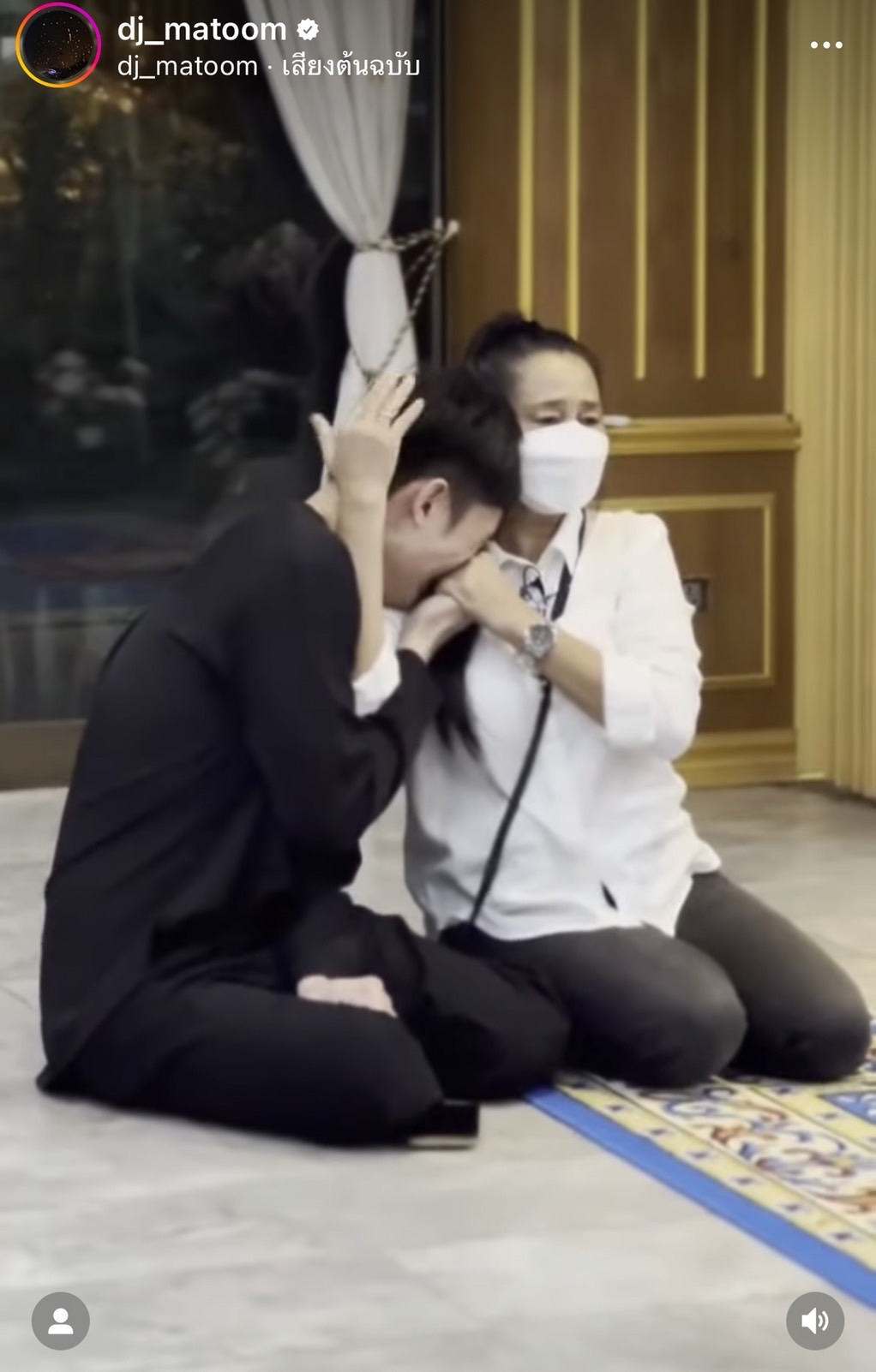 มะตูม กลั้นน้ำตาไม่อยู่ น้าโย่ง ร้องฉ่อยคู่ คุณยายอนงค์ ร่วมส่งเป็นครั้งสุดท้าย 