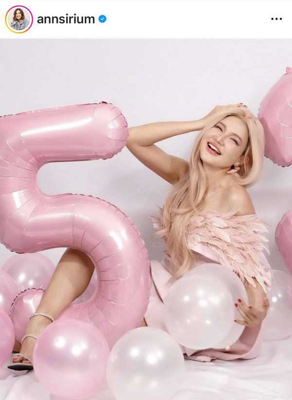 เปิดภาพ แอน สิเรียม ในวัย 53ปี สวยสดใส ทำสาววัยรุ่นยังต้องอิจฉา เปิดภาพ แอน สิเรียม ในวัย 53ปี สวยสดใส ทำสาววัยรุ่นยังต้องอิจฉา