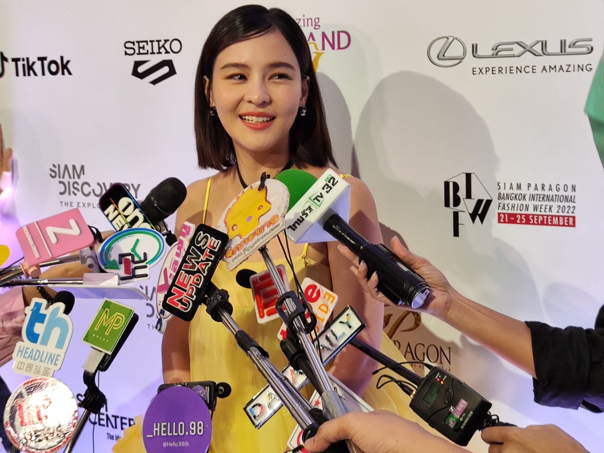 ออม สุชา ยืนยันรักยังหวานอยู่ ปัดไม่ใช่นางเอกหน้ากลมเลิกไอโซ 