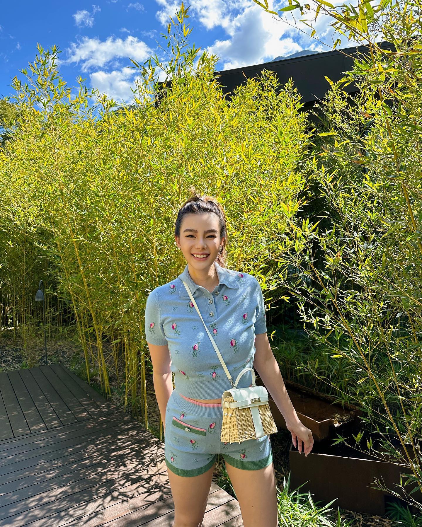 สรยุทธ เผยเครื่องประดับบนคอ ดิว อริสรา ไม่ใช่ปลอกคอฝึกสุนัข สรยุทธ เผยเครื่องประดับบนคอ ดิว อริสรา ไม่ใช่ปลอกคอฝึกสุนัข