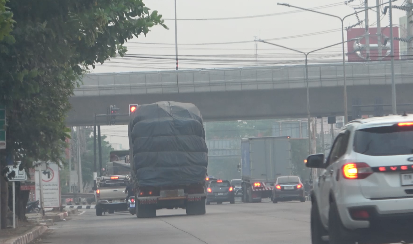 ลำปางเจอฝุ่น PM 2.5 จากไฟป่าค่าเกินมาตรฐานคลุมเมืองขาวโพลน