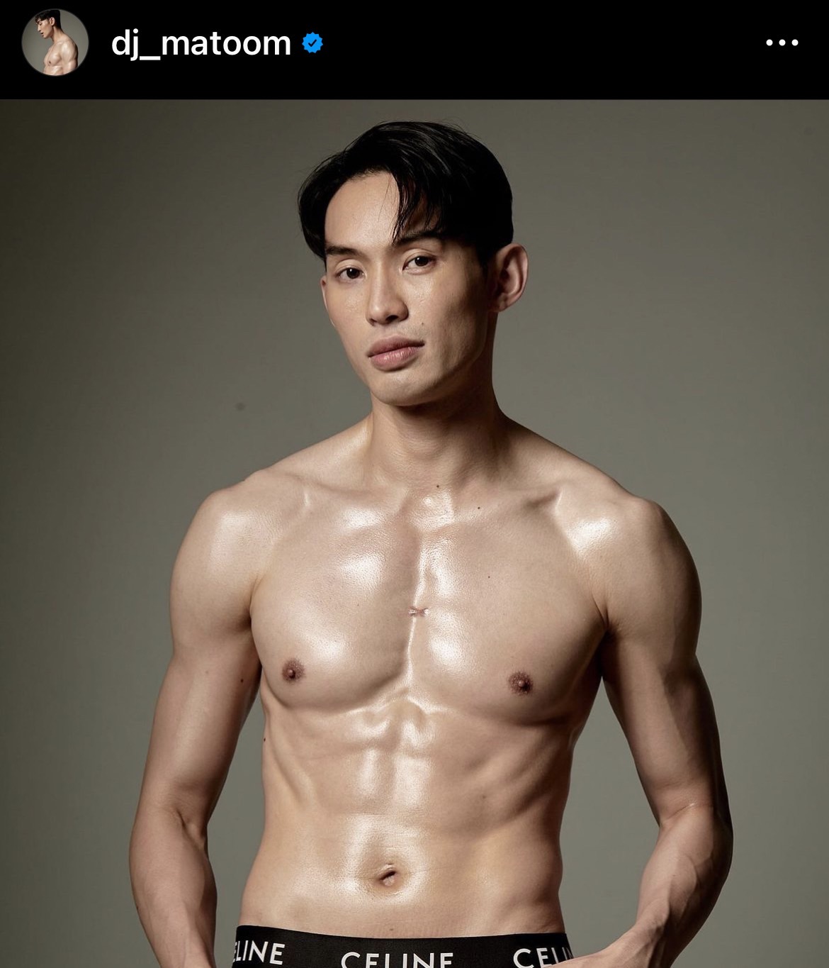 มะตูม เตชินต์ อวดซิกแพค ทำสาวกรี๊ดสนั่นโซเชียล 