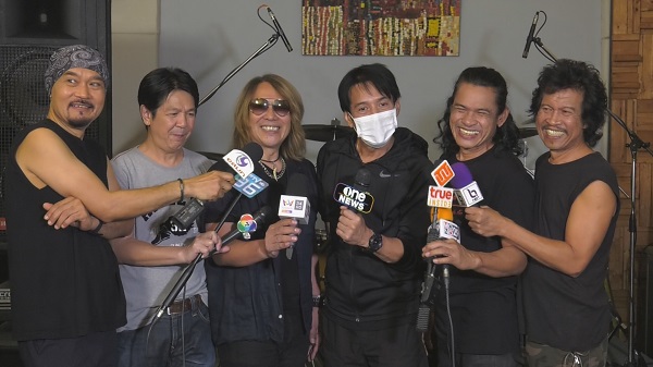 วงร็อคระดับตำนาน “ไมโคร” พร้อมระเบิดความมันส์อีกครั้งในรอบ 13 ปี    (มีคลิป)