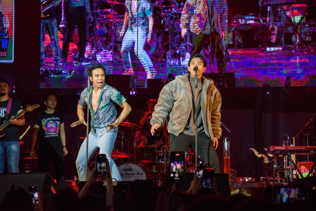 จังหวะตกหลุมรัก เบิ้ล - ก้อง โชว์จูบปากหวานสุดๆบนเวที