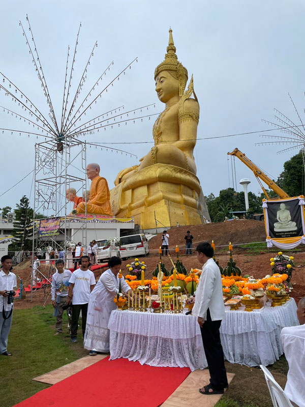 เกจิดังทั่วฟ้าเมืองไทย ร่วมพิธีสมโภชพระศรีอริยเมตไตรย ณ ลำปาง เกจิดังทั่วฟ้าเมืองไทย ร่วมพิธีสมโภชพระศรีอริยเมตไตรย ณ ลำปาง