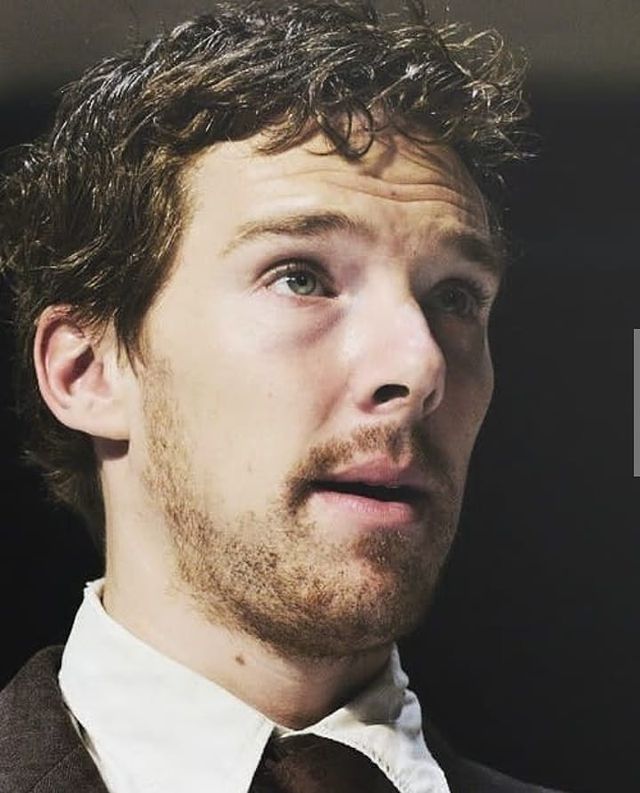 บุกไล่แทงถึงบ้าน!! ‘เบเนดิกต์ คัมเบอร์แบตช์’ และครอบครัว โดนเชฟคลั่งตามรังควาน บุกไล่แทงถึงบ้าน!! ‘เบเนดิกต์ คัมเบอร์แบตช์’ และครอบครัว โดนเชฟคลั่งตามรังควาน