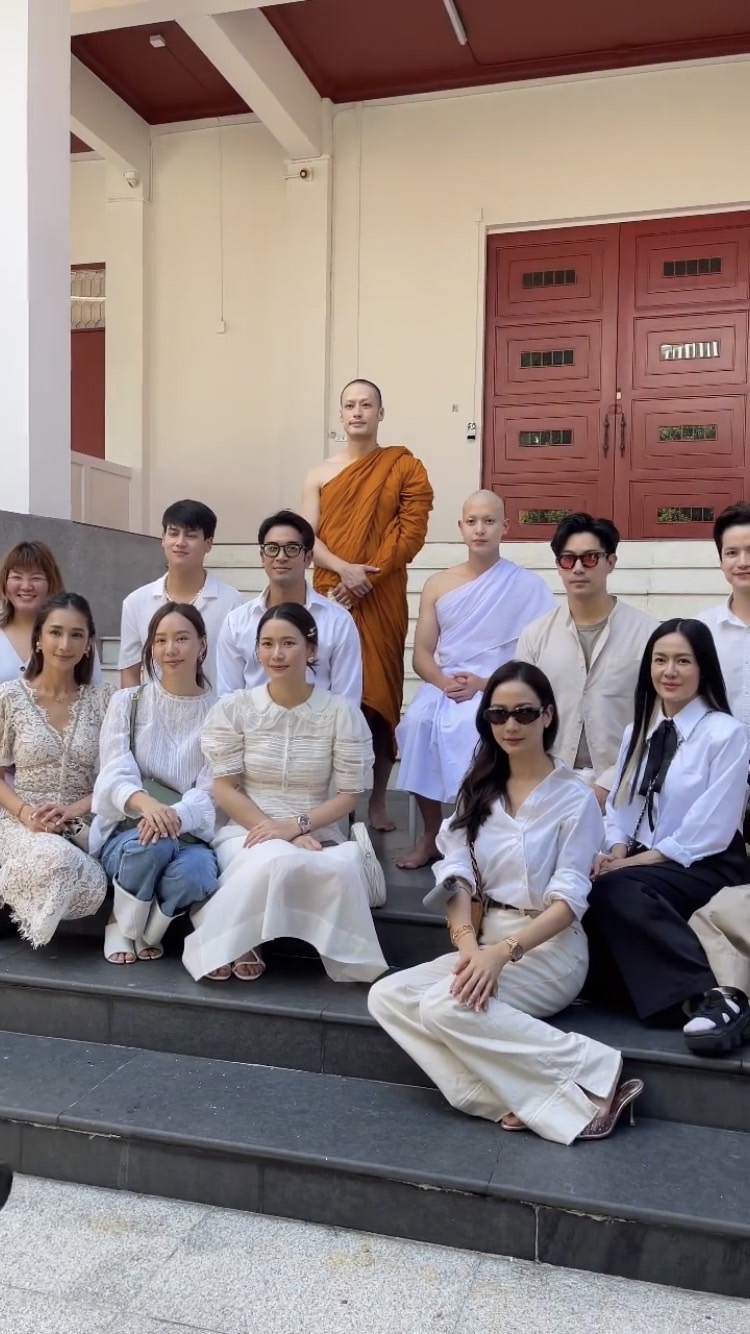 ฤกษ์ดี เจมส์ จิ เข้าพิธีอุปสมบทแล้ว โดยมี พระบอย ขลิบผมให้