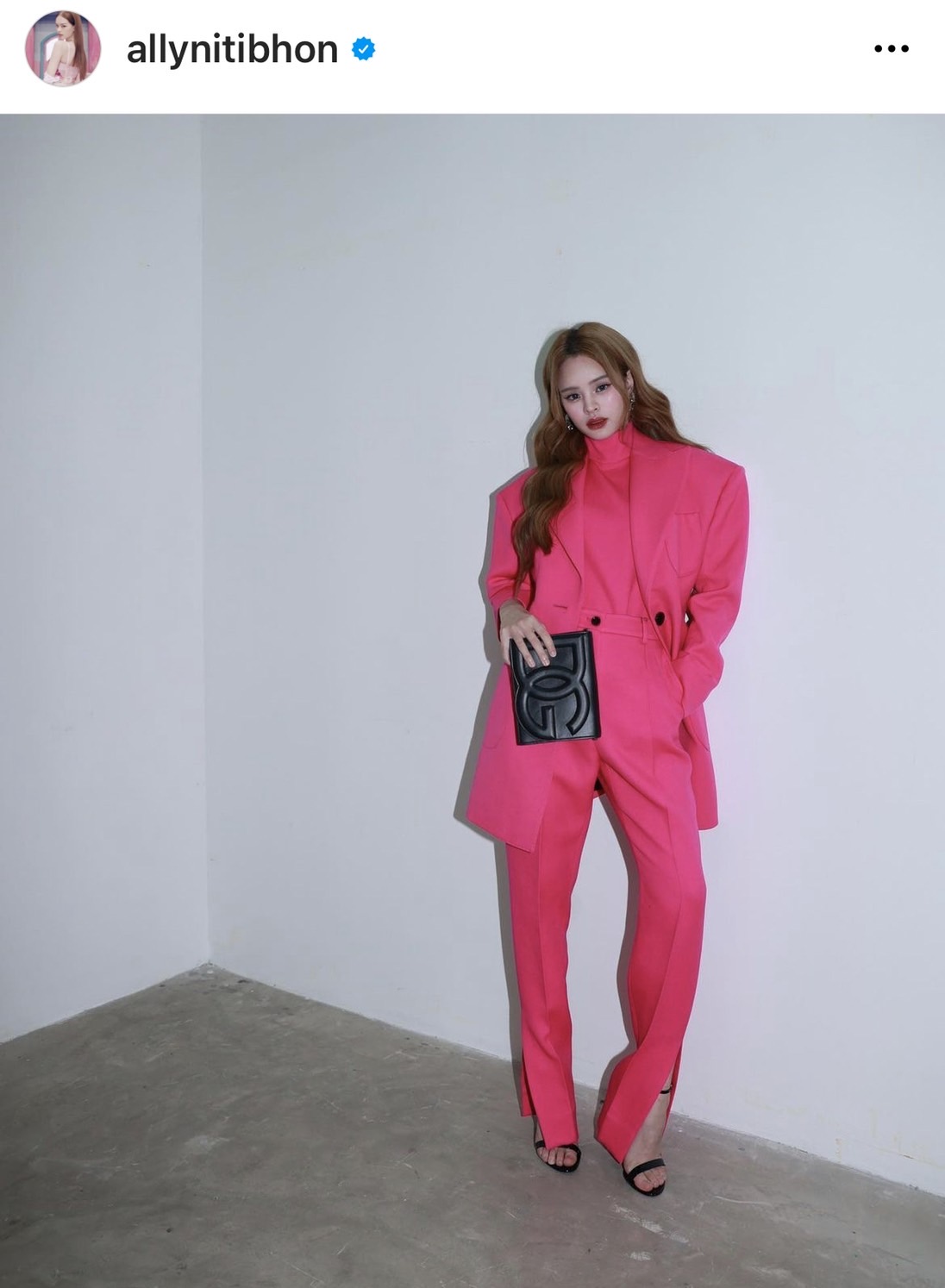 ปังไม่หยุด!! แอลลี่ ขึ้นป้ายบิลบอร์ดยักษ์ ใจกลางไทม์สแควร์ ปังไม่หยุด!! แอลลี่ ขึ้นป้ายบิลบอร์ดยักษ์ ใจกลางไทม์สแควร์