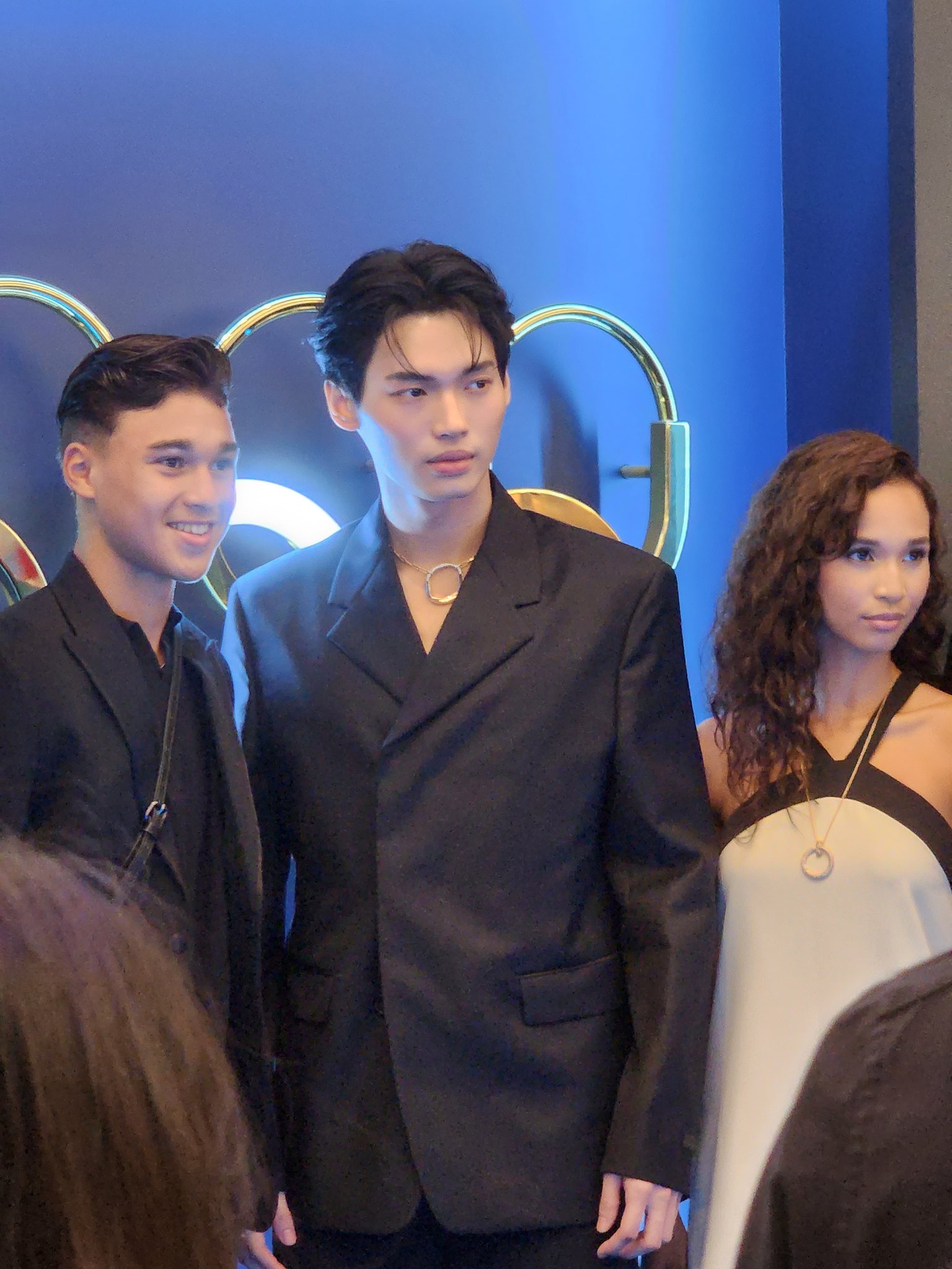 วินห้างแตก!! 'วิน เมธวิน' ลัดฟ้าร่วมอีเวนต์ที่สิงคโปร์ แฟนๆ แห่รับ-ร้องเพลงอวยพรวันเกิด