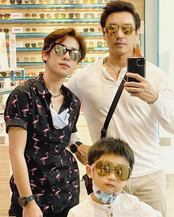 “เอ พศิน” ติดลูกชาย “เลโก้” มาก รับไม่อยากให้ลูกเข้าวงการ (มีคลิป) “เอ พศิน” ติดลูกชาย “เลโก้” มาก รับไม่อยากให้ลูกเข้าวงการ (มีคลิป)