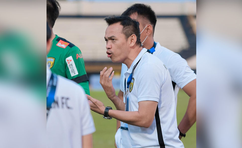 ประเด็นร้อนบอลไทย : คุยExclusive 'สมชาย มากมูล' หลังโบกมือลา ขอนแก่น เอฟซี