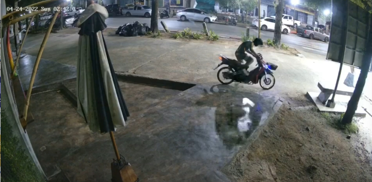 รวบอดีตนักมวยดัง เด่น แสนชัย วิ่งราวทรัพย์นักท่องเที่ยวชาวอังกฤษ 