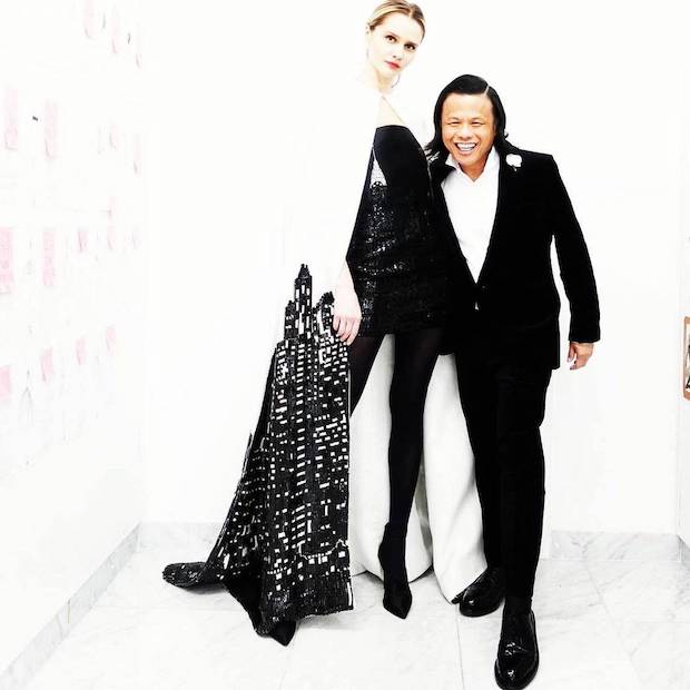 ดีไซเนอร์มาเลย์ตอบแล้ว!! หลังชาวเน็ตชี้เป้าว่าเขาถูกแบรนด์ดังก็อปชุดที่งาน Met Gala