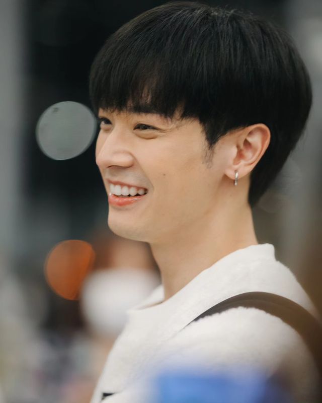 โอบนิธิ โชว์รอยยิ้มแรกหลังสถานะ โสด โอบนิธิ โชว์รอยยิ้มแรกหลังสถานะ โสด