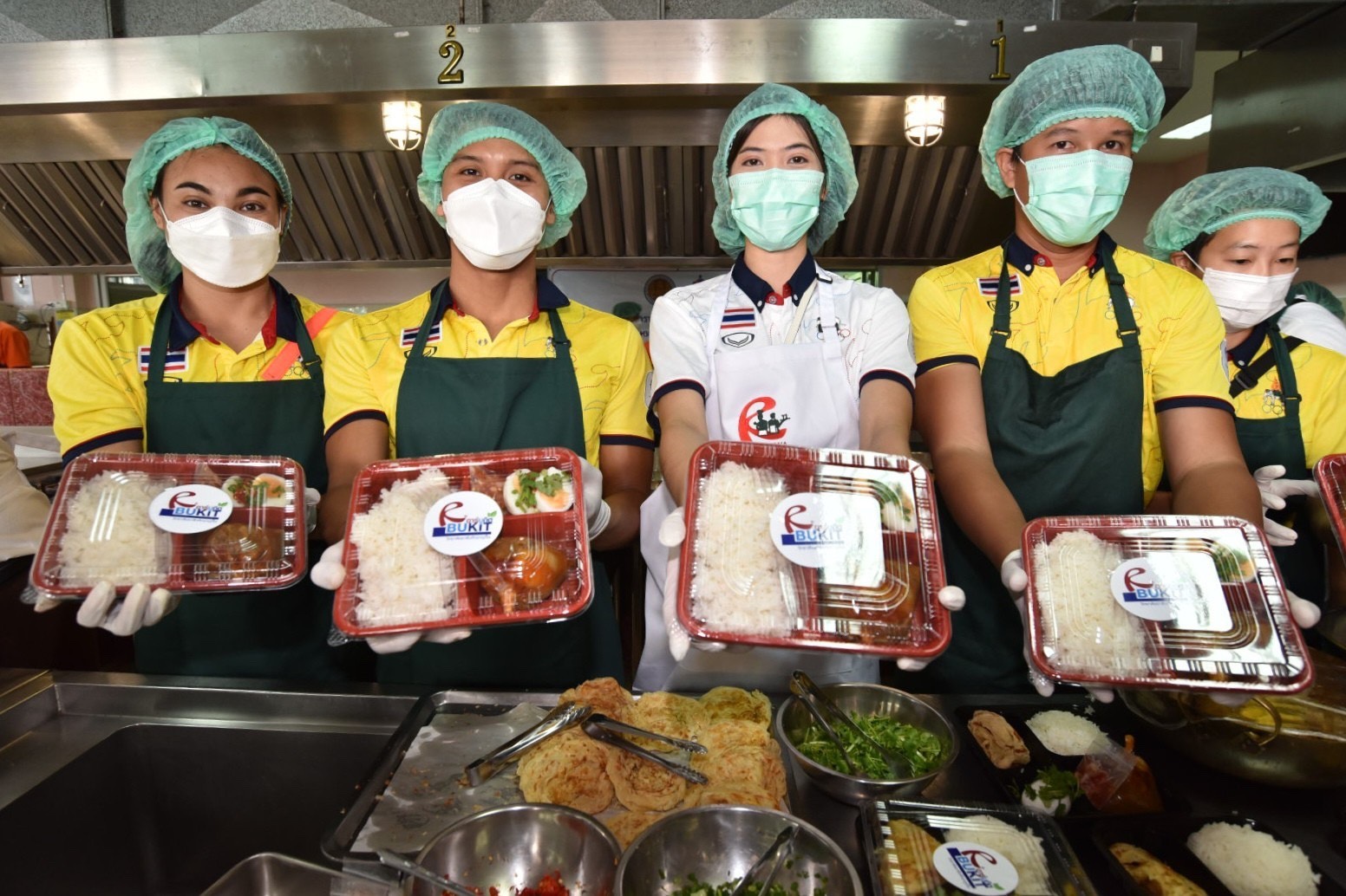 น้องเทนนิส ทำข้าวกล่องเป็นกำลังใจบุคลากรทางการแพทย์ 