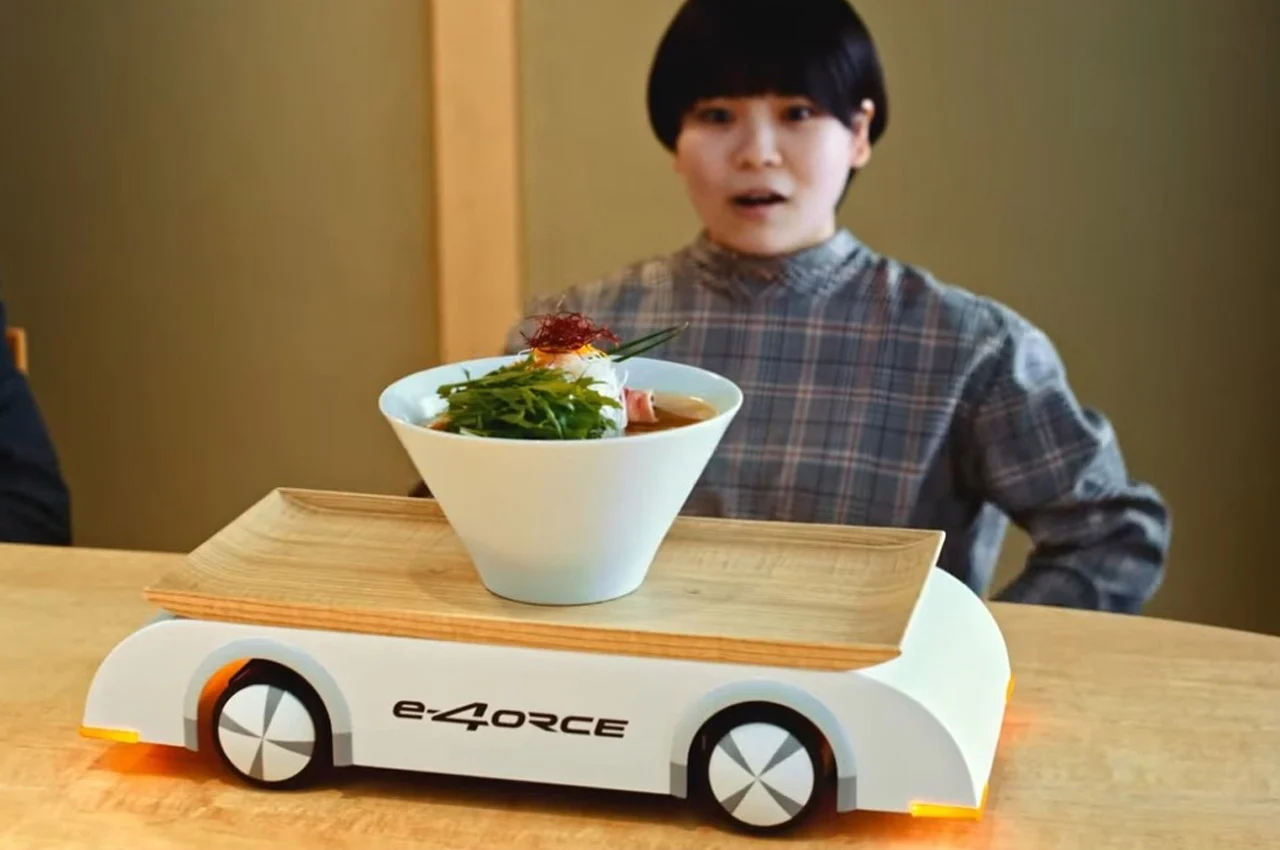 Nissan เปิดตัวรถเสิร์ฟราเม็งร้อน ๆ เด่นด้วยเบรกไม่มีสะดุด !!