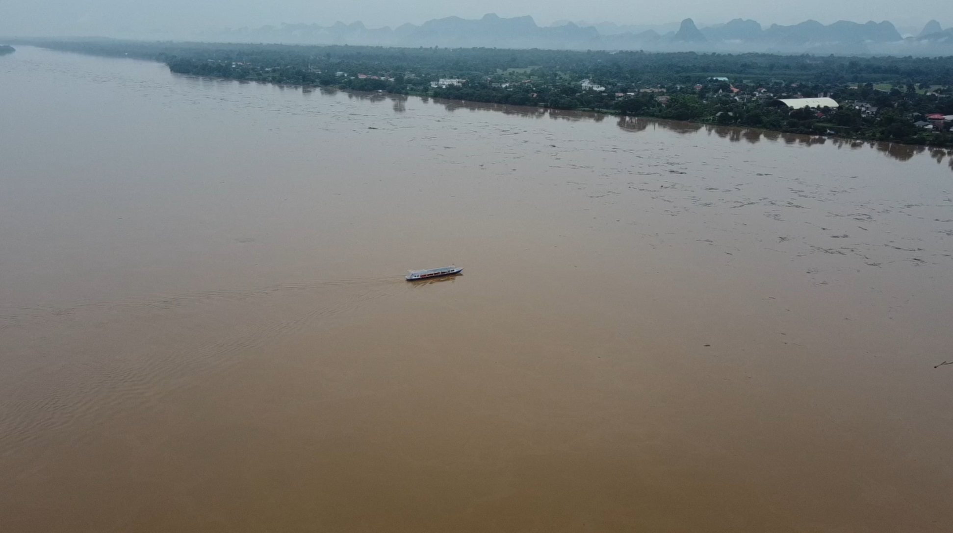 สุดสูงสุดรอบ 5 ปี! นครพนมจับตา น้ำโขง ล่าสุดห่างจุดล้นตลิ่งแค่ 1 เมตร