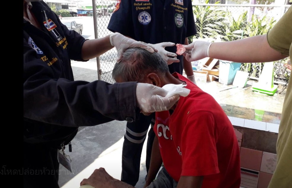 บุกจับ ลิงแสม จอมโหด ไล่กัดพระ-ชาวบ้านเจ็บหลายราย บุกจับ ลิงแสม จอมโหด ไล่กัดพระ-ชาวบ้านเจ็บหลายราย