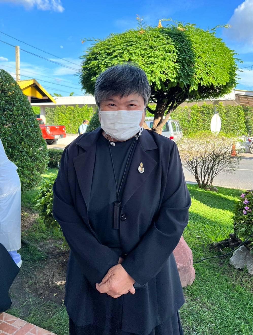 ไว้อาลัยและร่วมส่ง สมบัติ เมทะนี ในพิธีพระราชทานเพลิงศพ ไว้อาลัยและร่วมส่ง สมบัติ เมทะนี ในพิธีพระราชทานเพลิงศพ