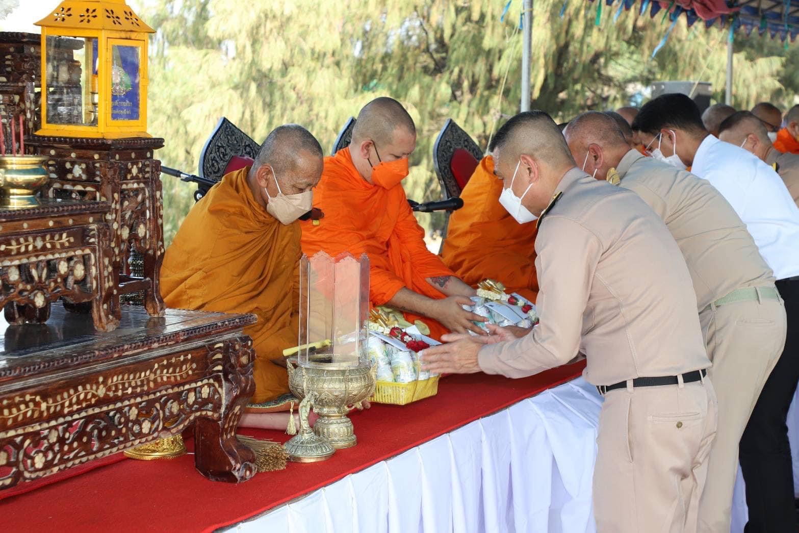 ประมวลภาพพิธีทำบุญอุทิศส่วนกุศล ให้กำลังพลที่เสียชีวิต จากเหตุการณ์ ร.ล.สุโขทัย ประมวลภาพพิธีทำบุญอุทิศส่วนกุศล ให้กำลังพลที่เสียชีวิต จากเหตุการณ์ ร.ล.สุโขทัย
