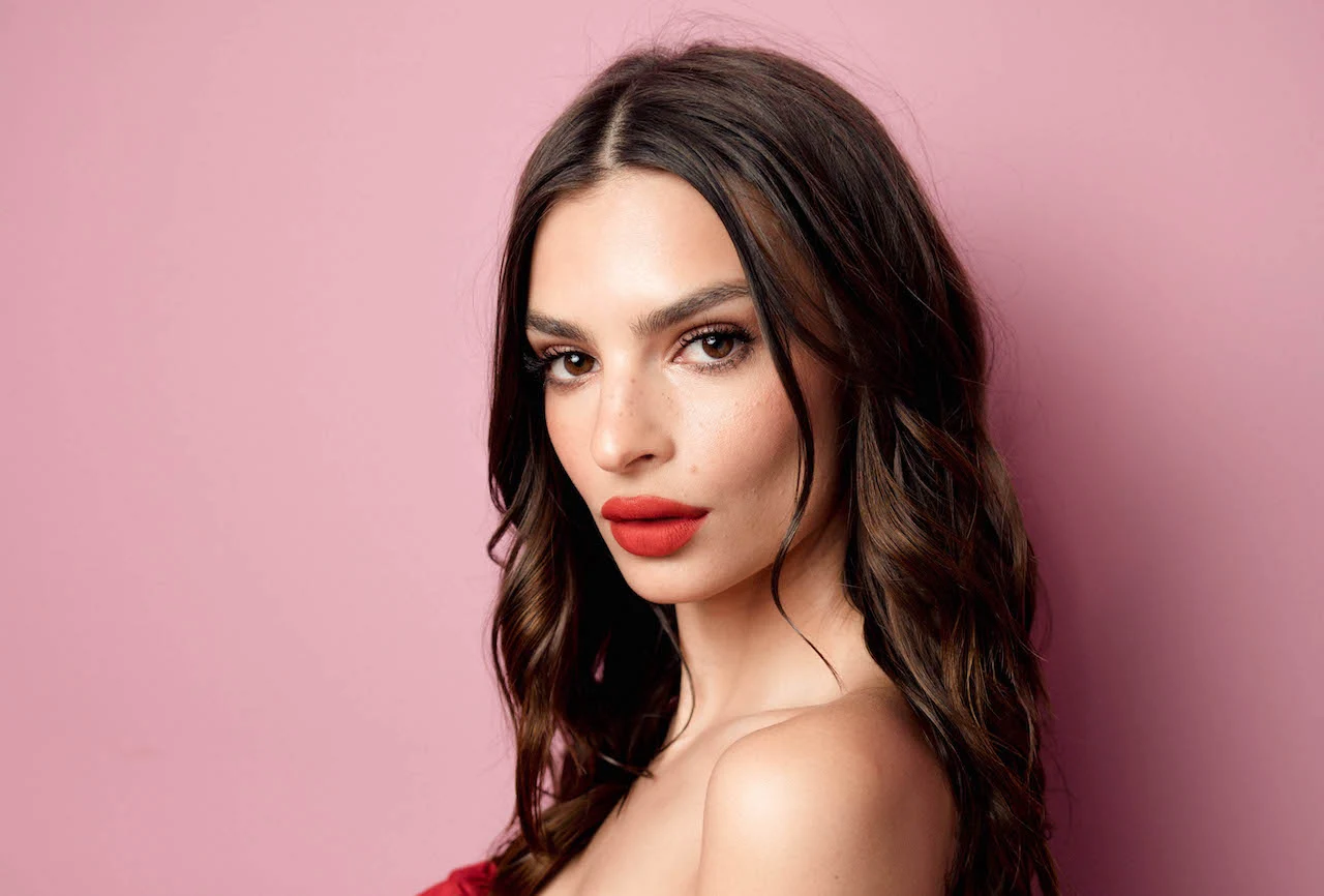  ฮือฮา “Emily Ratajkowski” โชว์สตั้นท์นู้ด 