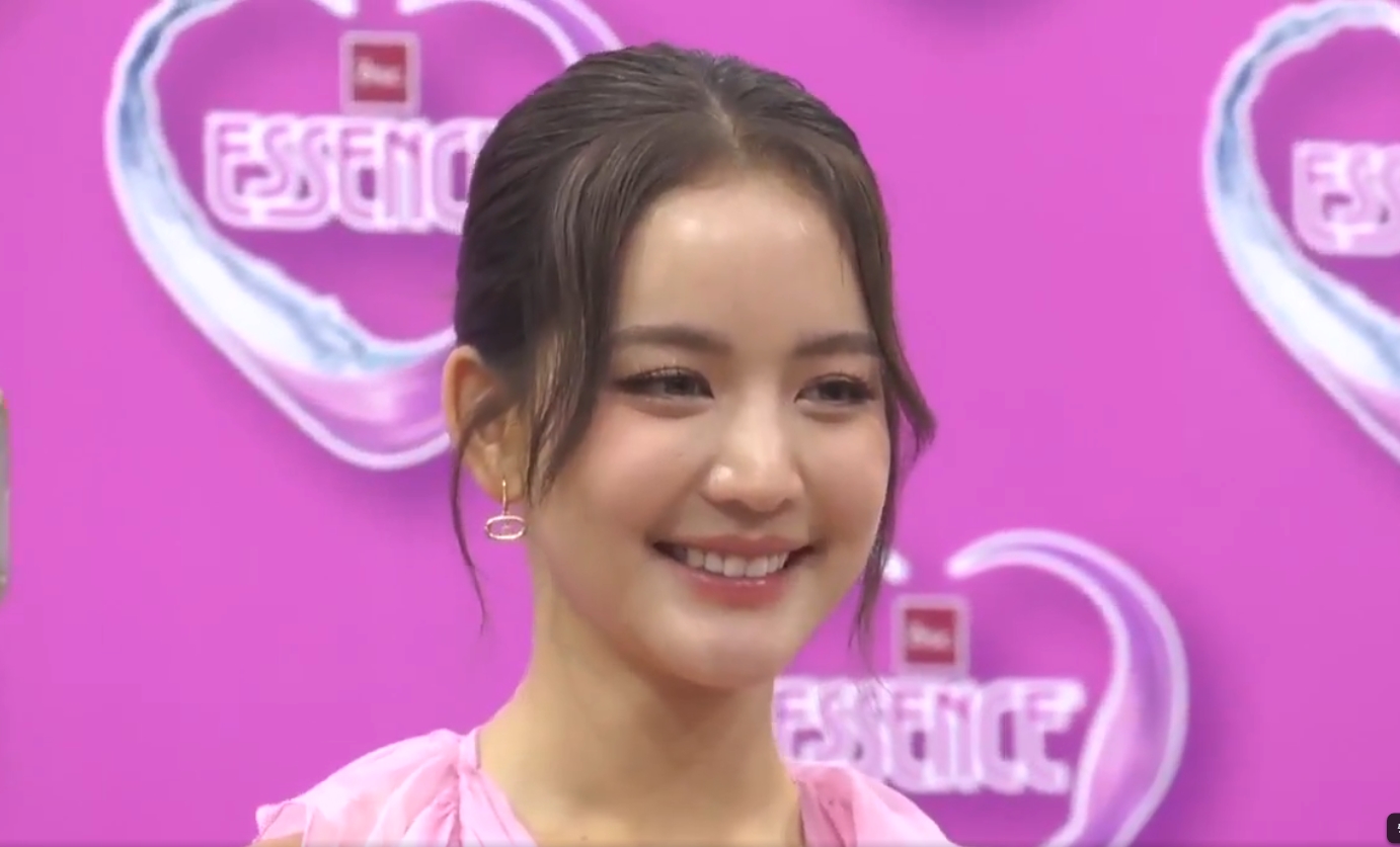 เข็ดแล้วอังกฤษ! โบว์ เมลดา เผยวินาที อาเล็ก โดนล้วงกระเป๋า